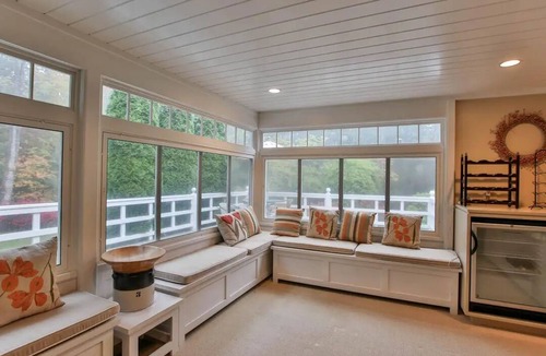 Cape Neddick House | Sleeps 18! .25 mile walk to Cape Neddick beach! Expansive home on Shore Rd, York