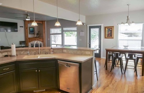 Meridian House | Sleeps 25 | Theater Room | Near Roaring Springs | Large Meridian Home
