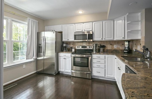 Countryside House | Sleeps 6, Nature trails, 40 Mins to DC, 2 cars MAX