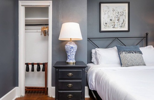 Luray House | Sojourn at The Legacy Inn- The Eden Suite