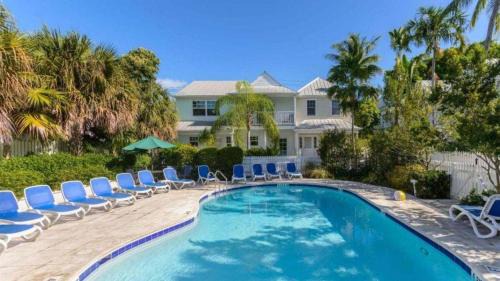 Bahama Village House | Southard Getaway by AvantStay