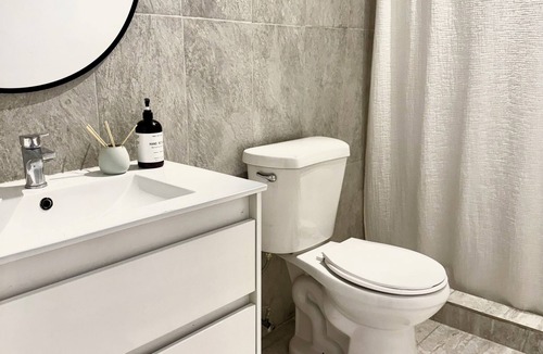 Ludlam Apartment | SouthWest Private Cozy Studio