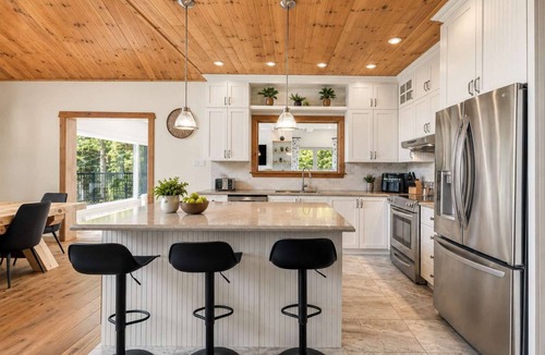 Saint-Faustin-Lac-Carre Ski Chalet | Spa & pool Access - Refuge au fil des saisons