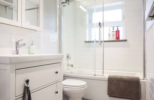 Delta Apartment | Spacious 2-bedroom bottom suite in vibrant Tsawwassen