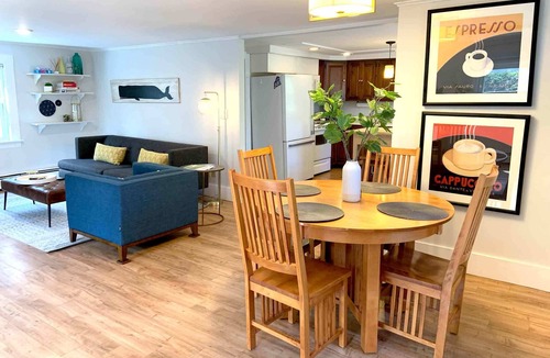 Kittery House | Spacious 2 BR Kittery Home - Walk to Portsmouth!