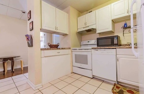 East Ridge Apartment | Spacious 2BR Apartment in Prime Location