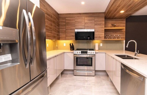 Downtown Halifax Apartment | Spacious 2BR Apt with Breathtaking Views and GYM