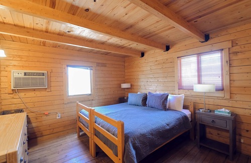 Boring Cabin | Spacious 3-Bedroom Cabin in Reisterstown, NW Baltimore Area