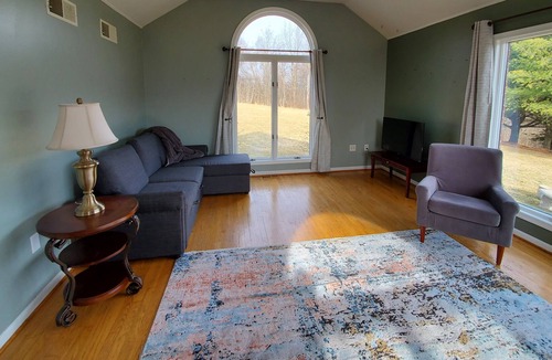 Sabillasville House | Spacious 4 BR on 10 acres near Gettysburg!