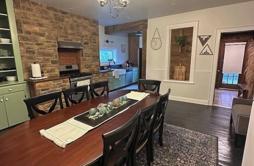 New Oxford House | Spacious 4BR Family Home in New Oxford Fire Pit Near Gettysburg