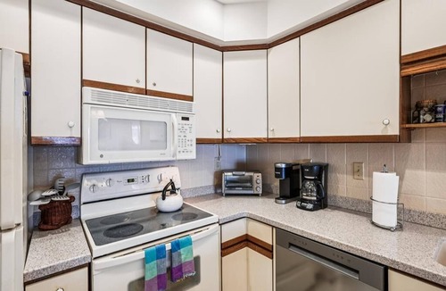 Bethany Beach Apartment | Spacious 4BR House | 1 Block from the Ocean!