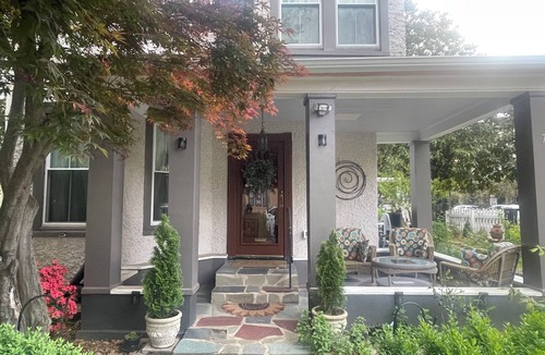 Edgewood House | Spacious 4BR Victorian DC Retreat w/Yard & Parking – Walk to Metro/CUA/Basilica