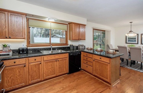 Apple Valley House | Spacious 5bed 2bath home
