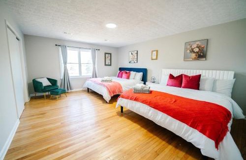 Hunter Mill House | Spacious 5BR 2BA Free Parking Minutes to DC with Foosball