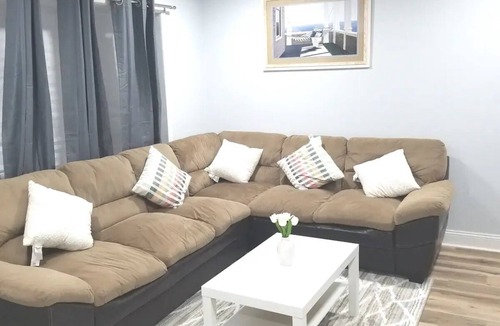 Seabrook House | Spacious 7-bedroom house in lovely Lanham
