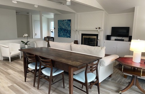 Clarksville Apartment | Spacious and bright downtown