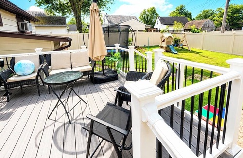 Glen Burnie House | Spacious, Charming 4-bedroom House in Glen Burnie