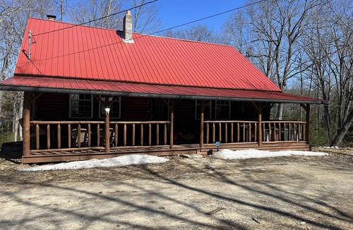 Waterford Cabin | Spacious & Charming Cabin - Close to Ski/Lakes!