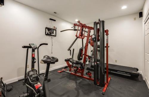 Five Points House | Spacious Group Getaway Near Cincinnati and Dayton
