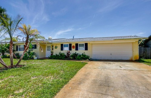 River House | Spacious Home w/Yard - 1/2 Mi to Ormond Beach!