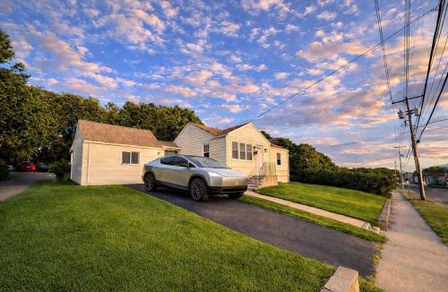 New Haven Villa | Spacious Home with Fire Pit & Game Room Near Yale