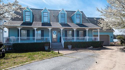 Ocean Pines House | Spacious home with heated pool, dock access, and scenic views