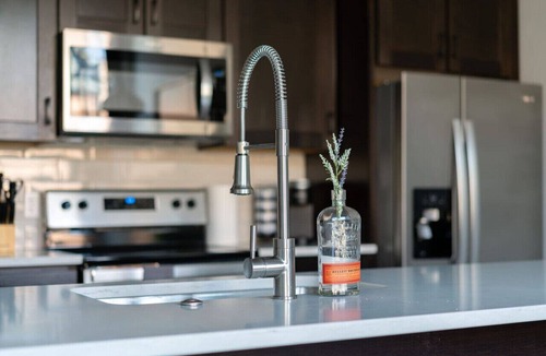 Italian Village Apartment | Spacious Industrial Flat - Short North