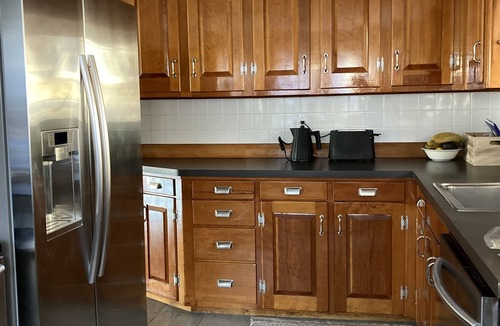 Prides Crossing Cottage | Spacious Lakefront Escape w/3 Baths + Bonus Bed