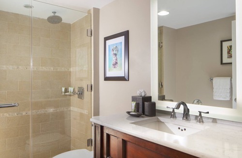 Historic Seaport Hotel | Spacious Lanai Suite! Pool, Marina Access, Walk to Dining Spots & Museums