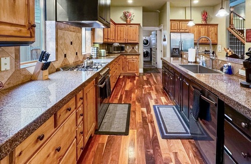 McCall Cabin | Spacious McCall Cabin | Hot Tub + Cozy Fireplaces