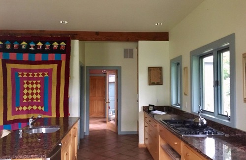Barboursville House | Spacious Modern farmhouse near CHO airport, weddings, wineries, national park!