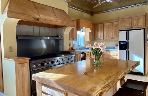 Bartlett House | Spacious Mountain Retreat, near Attitash, great for Groups, Sleeps 14