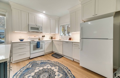 Naples Cottage | Spacious Naples Vacation Rental w/Private Hot Tub