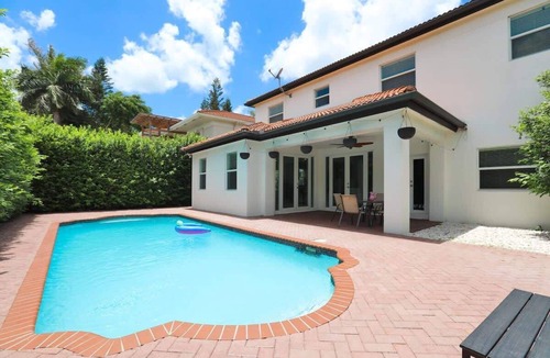 The Hammocks House | Spacious Pool Villa - 4BR - ATV & Skydive 15 min