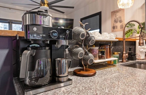 Hudson Villa | Speakeasy Hot Tub Escape | Pet-Friendly | Hudson NY