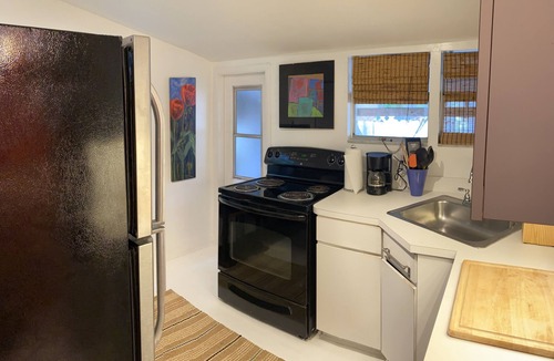 Coconut Grove Cottage | 🐕‍🦺❤️SPECIAL PROMO Romantic Beautiful Cottage in idyllic GROVE neighborhood