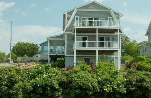 York Beach House | Spectacular Ocean Views. Walking Distance to Beaches and Center.