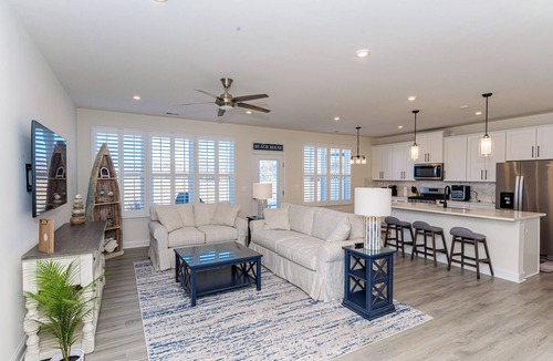Millville House | Splash & Stay! Poolside Fun Near Bethany!