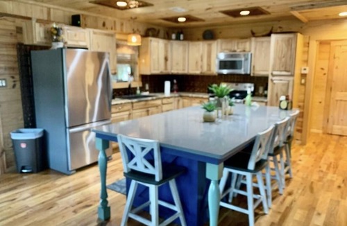 Jefferson House | SPRING BREAK CALLING! HOT TUB! FIRE PIT! Getaway at this Epic Waterfront Home!