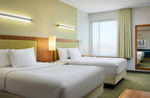 Moosic Hotel | SpringHill Scranton | Queen w/Sofa | Firepit + Pool, Hot Breakfast | 2 Units