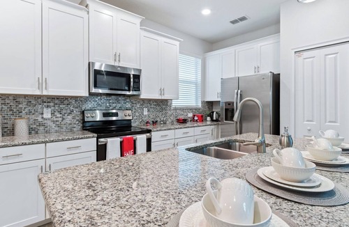 Bay Lake House | Star Wars Themed Games Room-Wizardry Themed Bedroom-Storey Lake -Amenities Incl.
