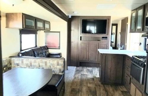 Corea House | Starlight Beach Experience 31' RV Travel Trailer on private 3 acres with beach and firepit