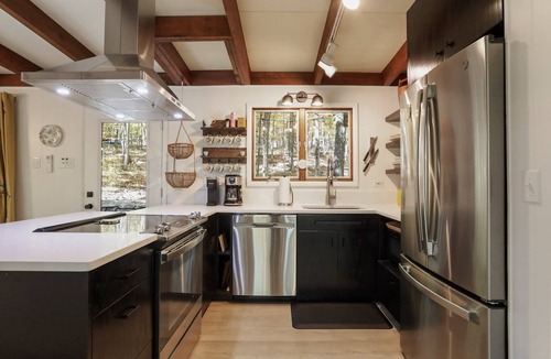Berkeley Springs House | Starling House - Private Hot Tub | Peaceful Surroundings, | Family Friendly
