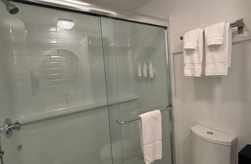 York Beach Hotel | Stones Throw