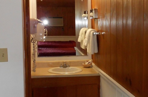 Franconia Hotel | Stonybrook Motel & Lodge