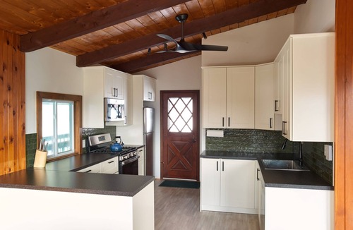 Winhall Ski Chalet | Stratton Chalet | Barrel Sauna, Hot Tub & Views