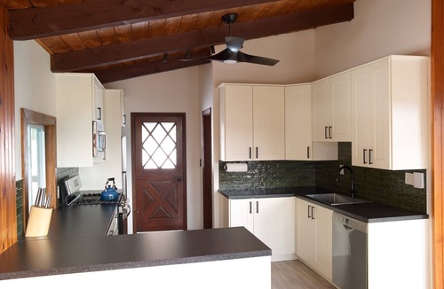 Winhall Ski Chalet | Stratton Chalet | Barrel Sauna, Hot Tub & Views
