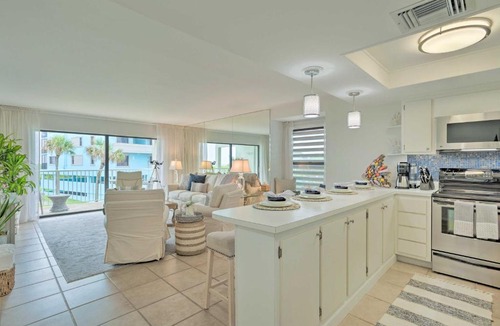 Stuart House | Stuart Condo at Beachfront Resort w/Ocean Views