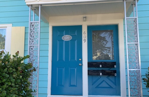 Mango Groves Apartment | Studio #4 - Within Steps to Downtown Lake Worth Beach