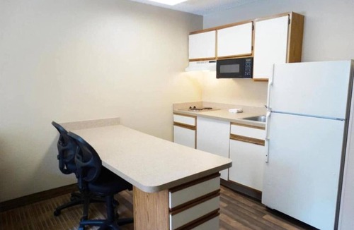 Fishkill Apartment | Studio 6 Fishkill|King bed|Hearing Access|Kitchen